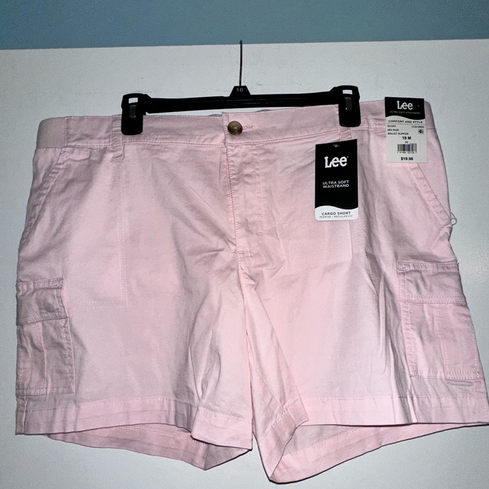 Lee Women’s Cargo Shorts Size 18
